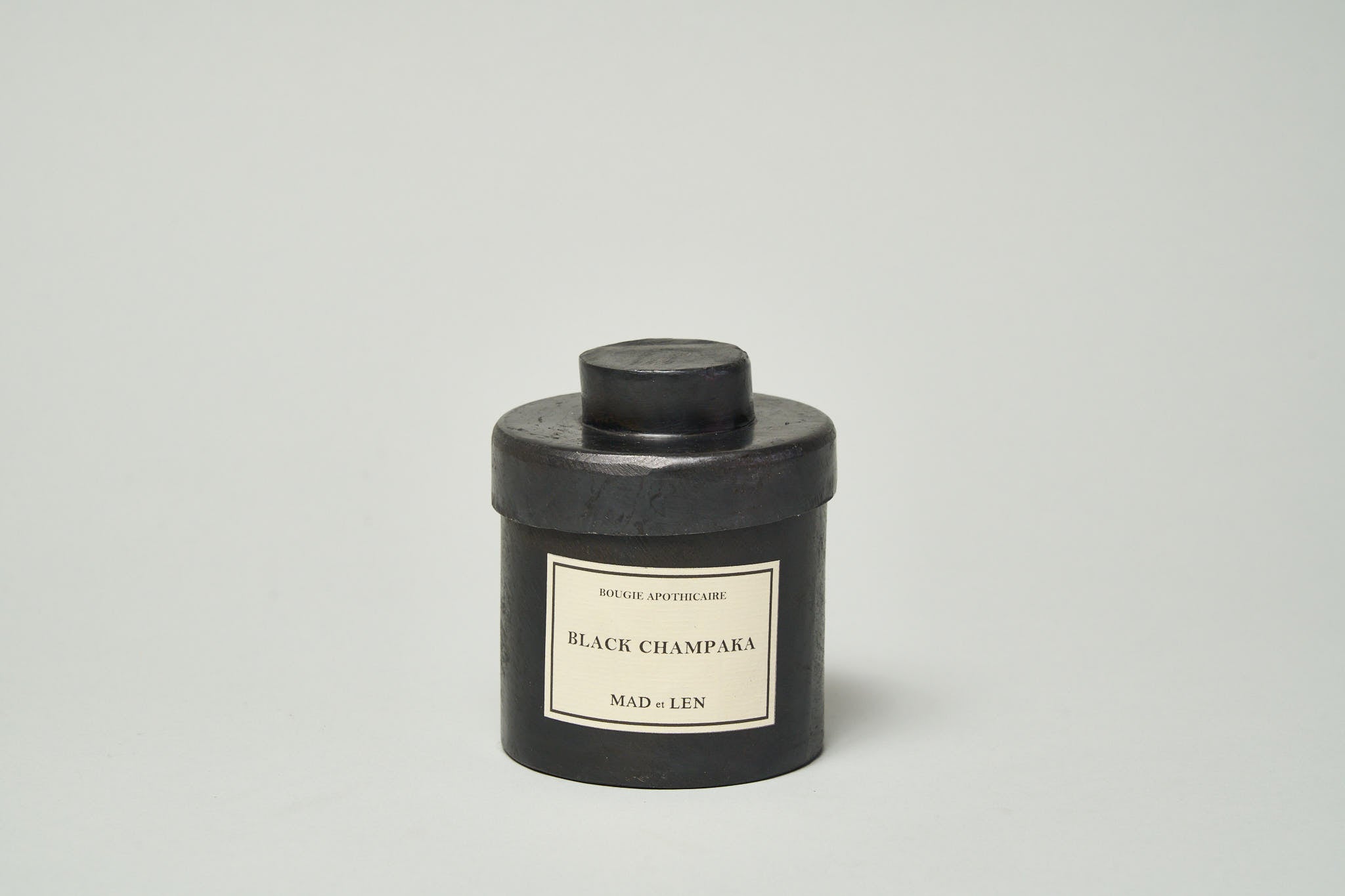 Mad et len small apothicaire candle – black champka