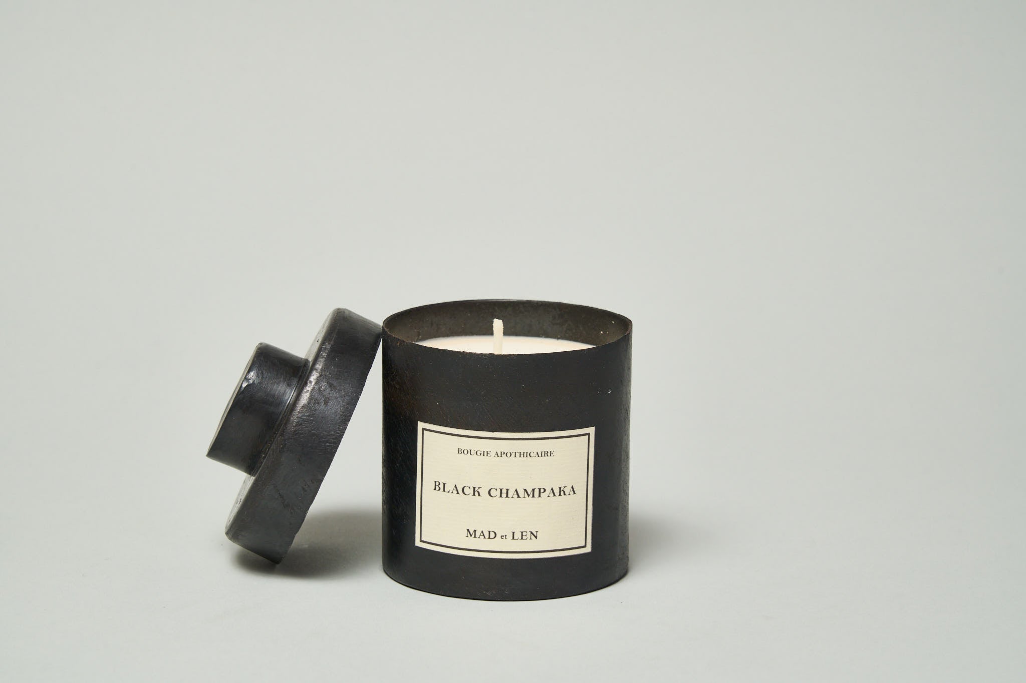 Mad et len small apothicaire candle – black champka
