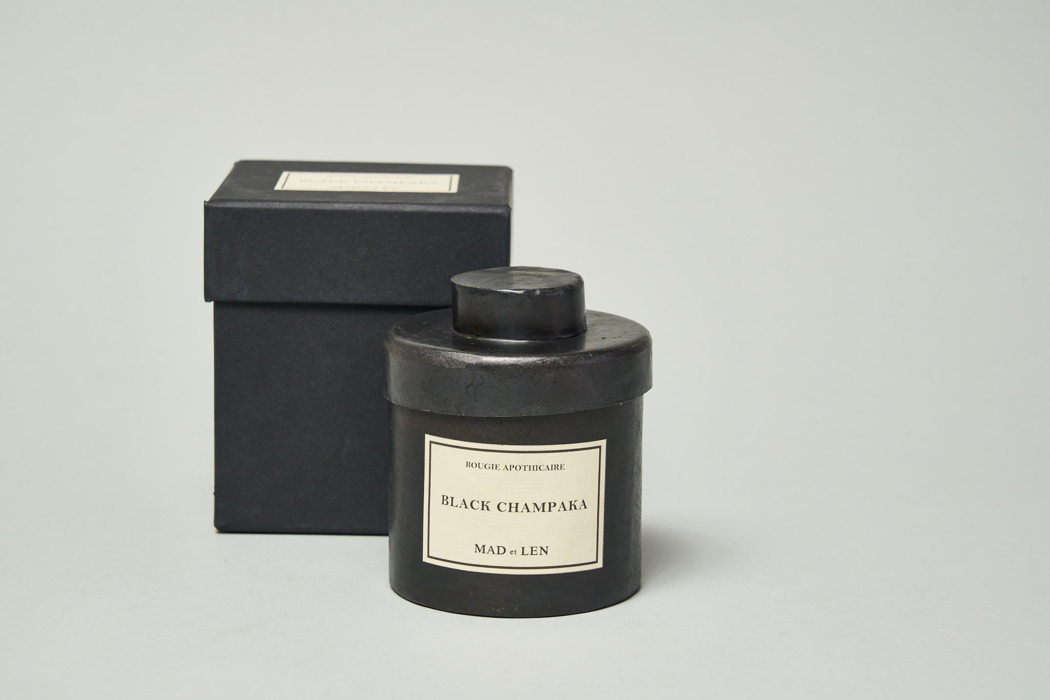 Mad et len small apothicaire candle – black champka